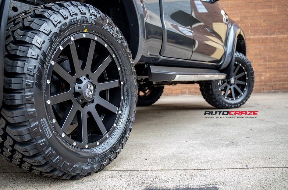 FORD RANGER HEIST SATIN BLACK